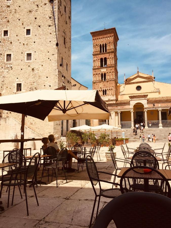 Ulisse'S Loft - Incantevole Vista Mare, Centro Storico E Spiaggia A Piedi - Wifi Apartman Terracina Kültér fotó