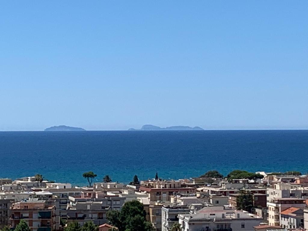 Ulisse'S Loft - Incantevole Vista Mare, Centro Storico E Spiaggia A Piedi - Wifi Apartman Terracina Kültér fotó